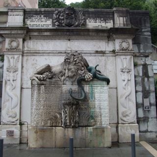 The Lion and Serpent fountain