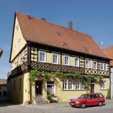 Wohn- und Geschäftshaus