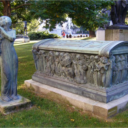 Sarkophag und Trauernde, Karlsplatz
