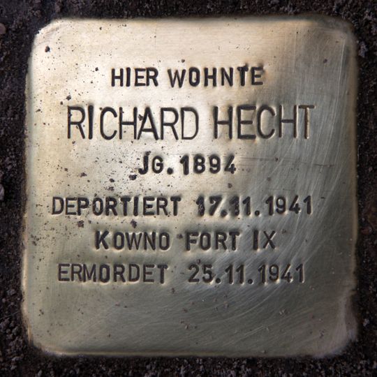 Stolperstein dedicated to Richard Hecht