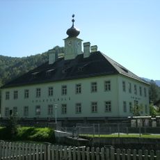 Gemeindeamt und Volksschule