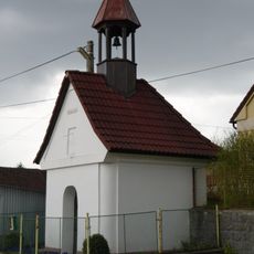 Kaplička v Chlumech