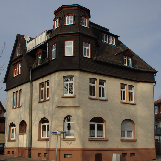 Wohn- und Geschäftshaus