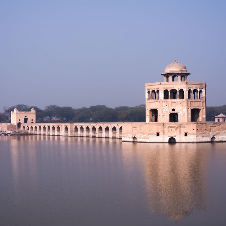 Minar-e-Hiran