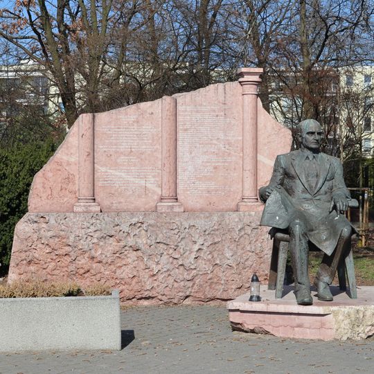 László O'sváth monument in Warsaw