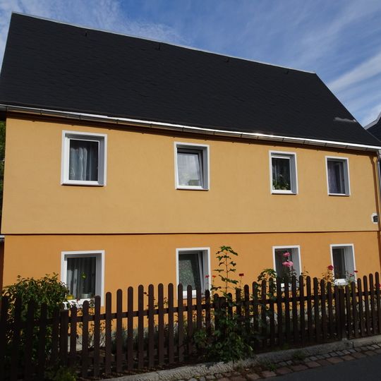 Häusleranwesen mit Vorgarten Teichstraße 10