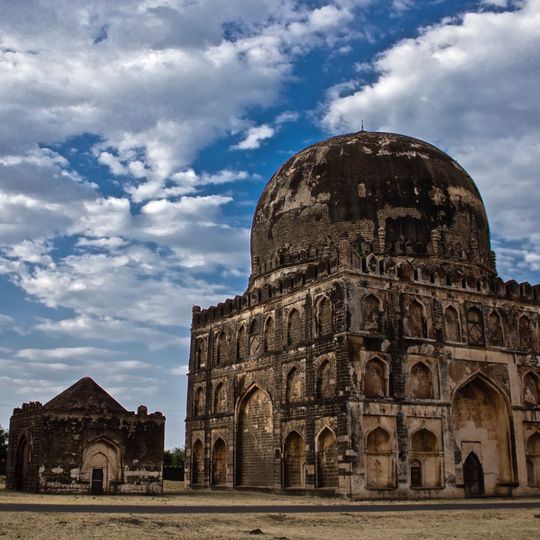 Bahamani Tombs