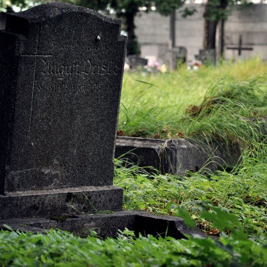 Cmentarz przy al. Powstańców Wielkopolskich w Pile