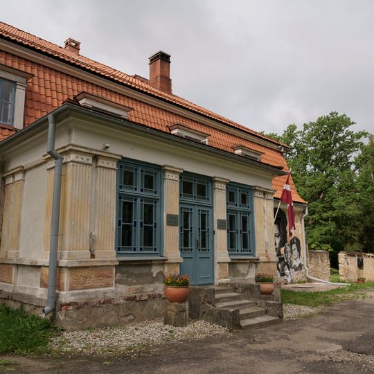 Rucka manor