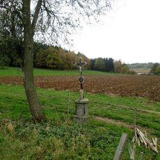 Kříž severovýchodně od Bezděkova u pastvin