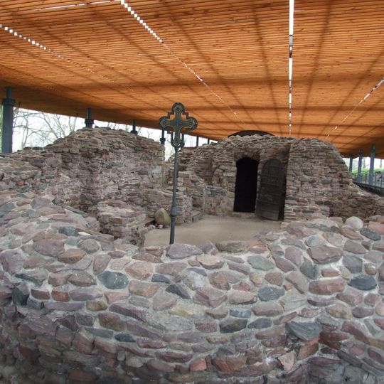 Ruiny palatium i kaplicy, 4 ćw. X