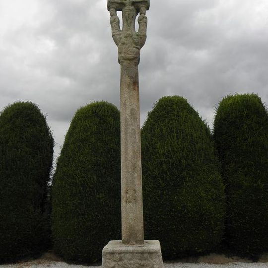 Croix du cimetière de Luitré
