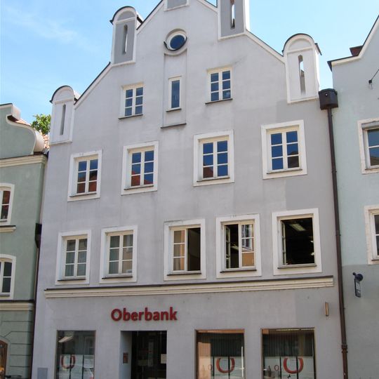 Wohn- und Geschäftshaus