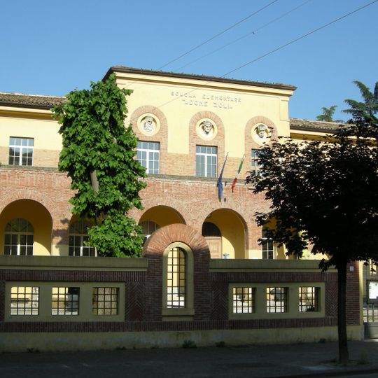Adone Zoli primary school