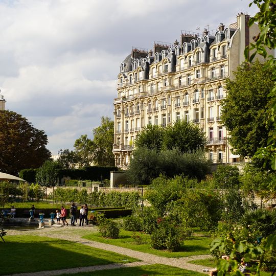 Garden of the Institute of Young Deaf