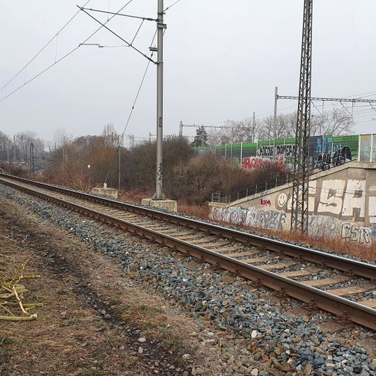 Železniční most rozpletu železničních tratí v Běchovicích