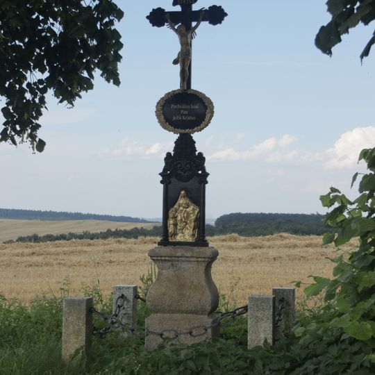 Kříž u silnice 408 východně od Dešova