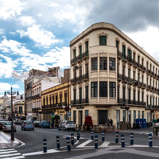 Edificio Ferretería Cabanillas
