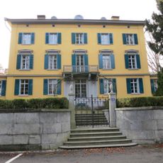 Villa Herner with outbuilding and garden hall