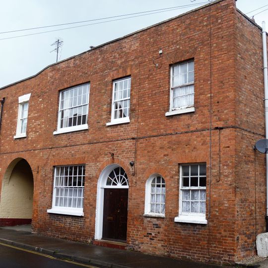 17 And 18, East Street