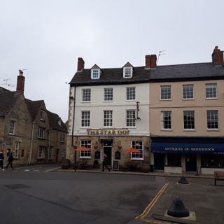 18 And 20, Market Place