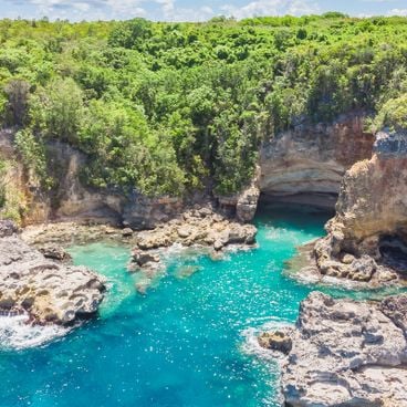 Hidden beaches and coves of Guadeloupe