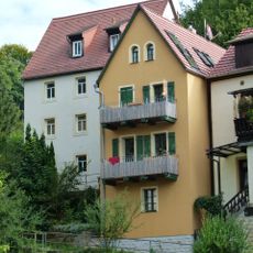 Wohnhaus in halboffener Bebauung Basteiweg 2