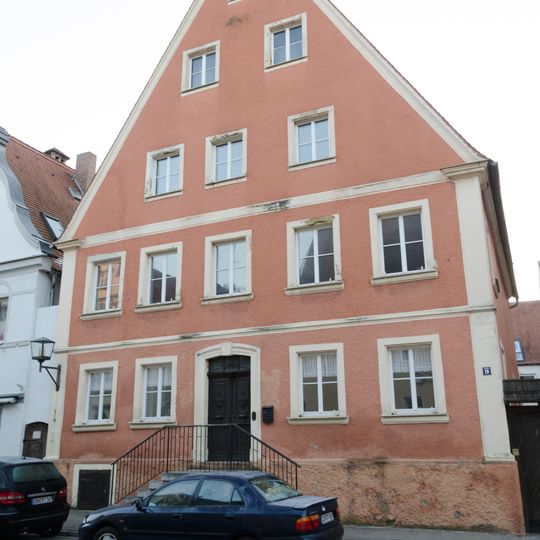 Wohn- und Geschäftshaus