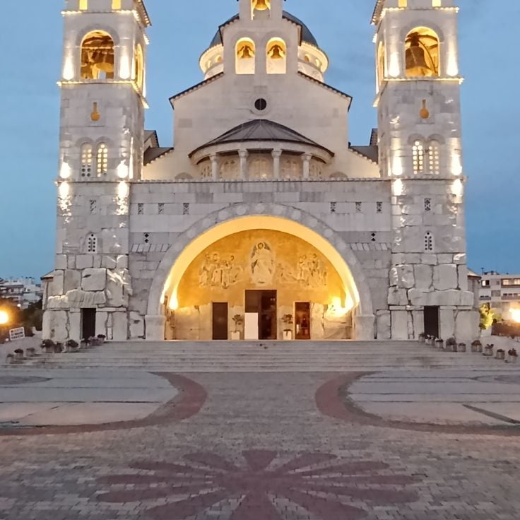 Diriliş Katedrali