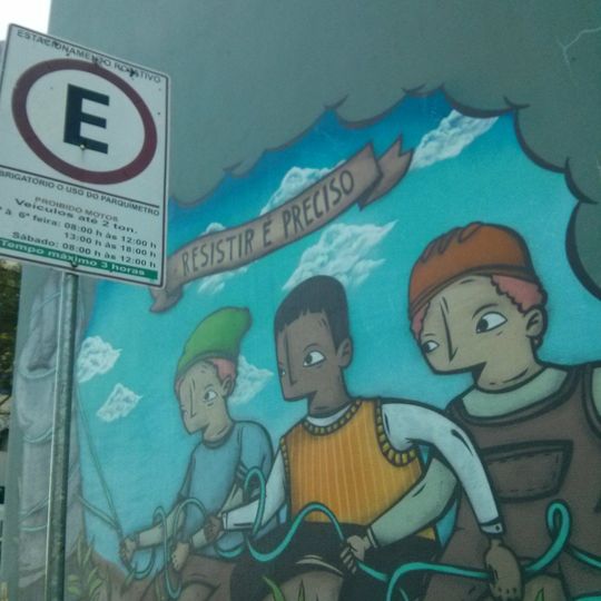Resistir é Preciso