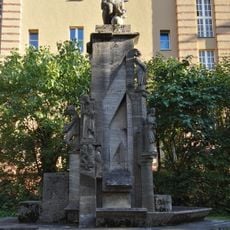 Mother and child fountain