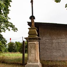 Kříž v Kostelci nad Orlicí v Hálkově ulici