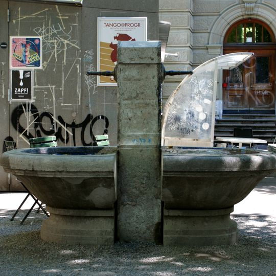 Double fountain Speichergasse