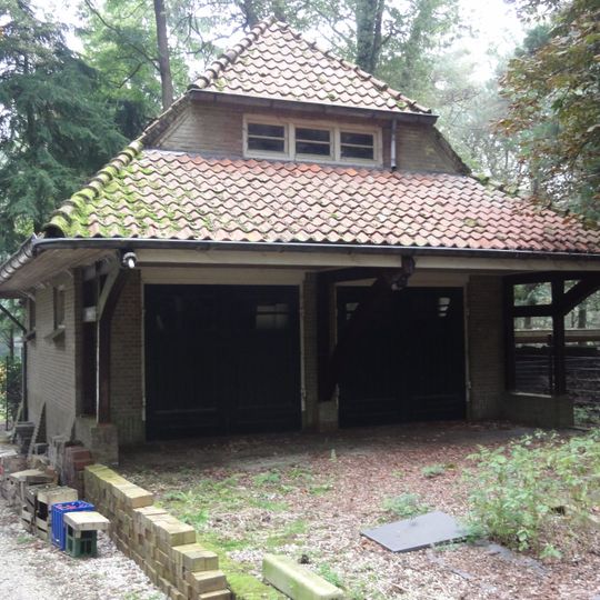 Berg en Eik/Huize Marie-Louise: garage