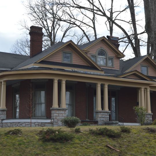 Edgar Harvey Hennis House