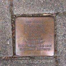 Stolperstein dedicated to Bernhard Putjenter