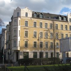 Mietshaus in Ecklage, mit Vorgarten zur Heinrich-Schütz-Straße Zietenstraße 104