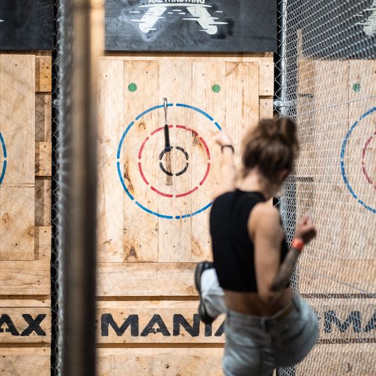 MANIAX Axe Throwing