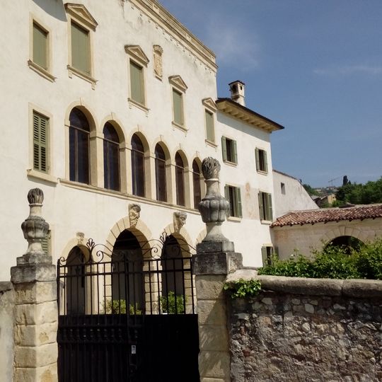 Villa Turco, Zamboni