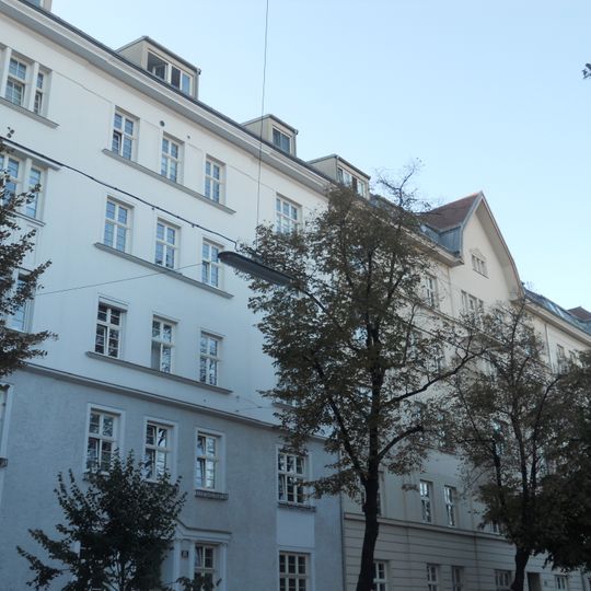 Wohnhausanlage der Städtischen Straßenbahnen, jetzt der Gemeinde Wien