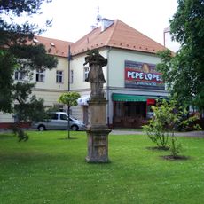 Socha svatého Jana Nepomuckého v Chelčického ulici v Chomutově