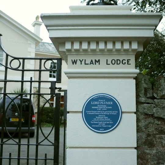 Gate Piers And Garden Walls To Wylam Lodge