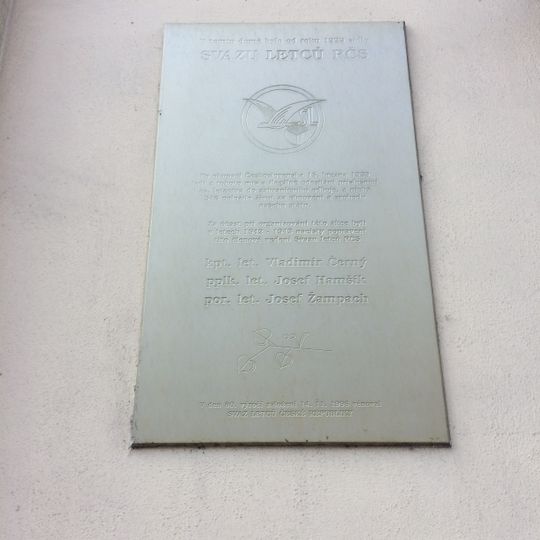 Pamětní deska Svazu letců na domě Na Poříčí 1061/37 v Praze