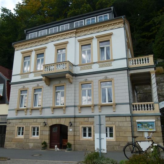 Wohnhaus in offener Bebauung Mennickestraße 29