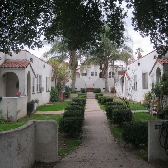 Court at 275 North Chester Avenue