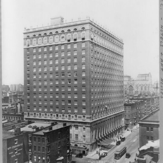 Ritz-Carlton Hotel