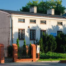 Pl. Jana Pawła II 2 (d. pl. Wolności)