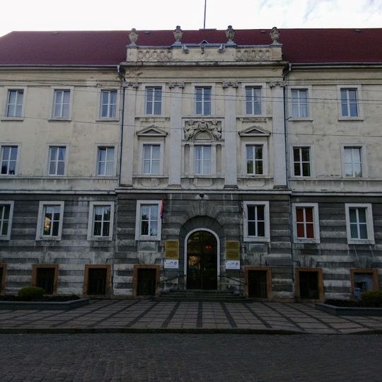 Здание гражданского суда