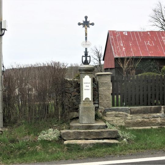 Kříž u domu 302 v Lipové