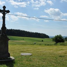 Kříž v Jedlině u kapličky